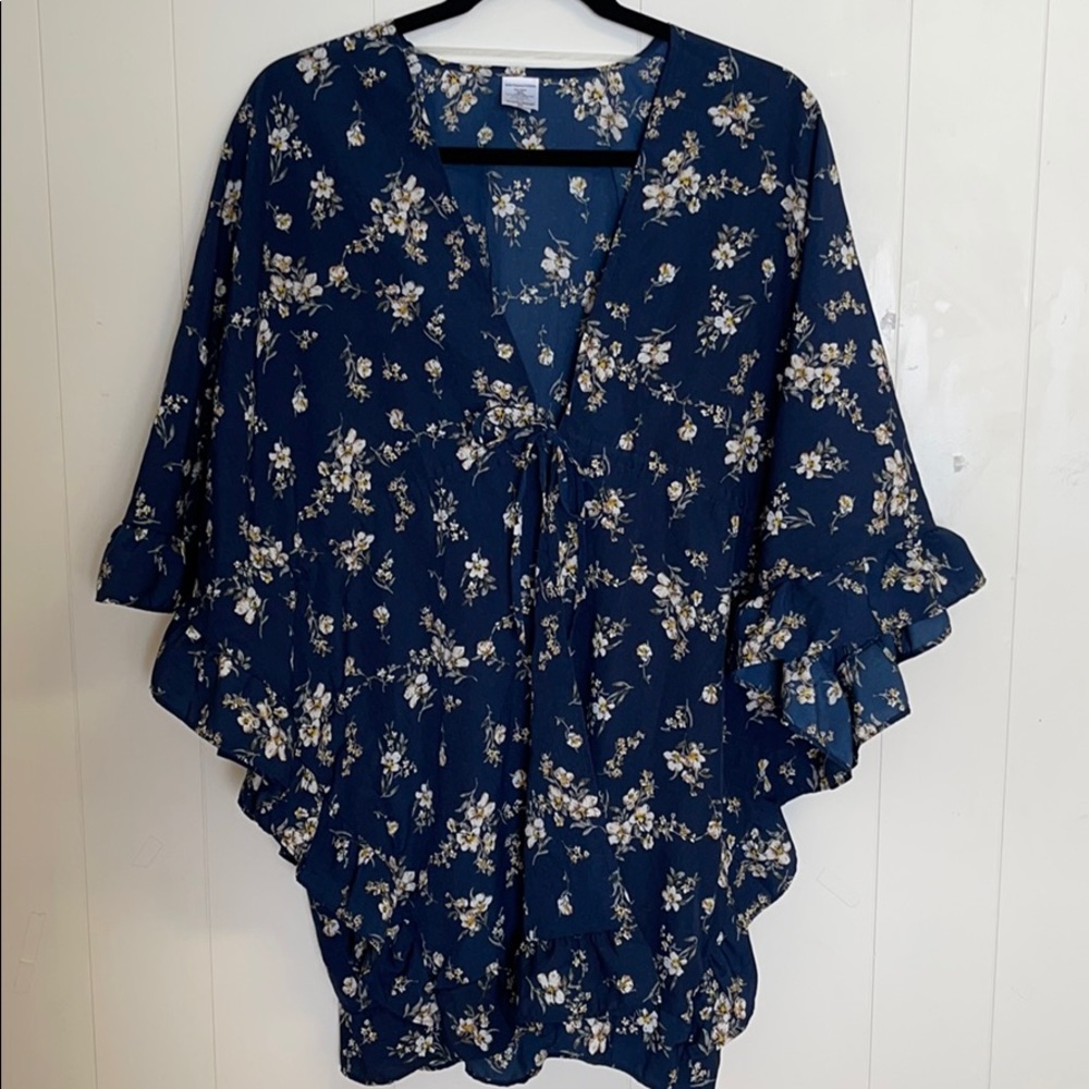 Women’s S-M Blue floral kimono